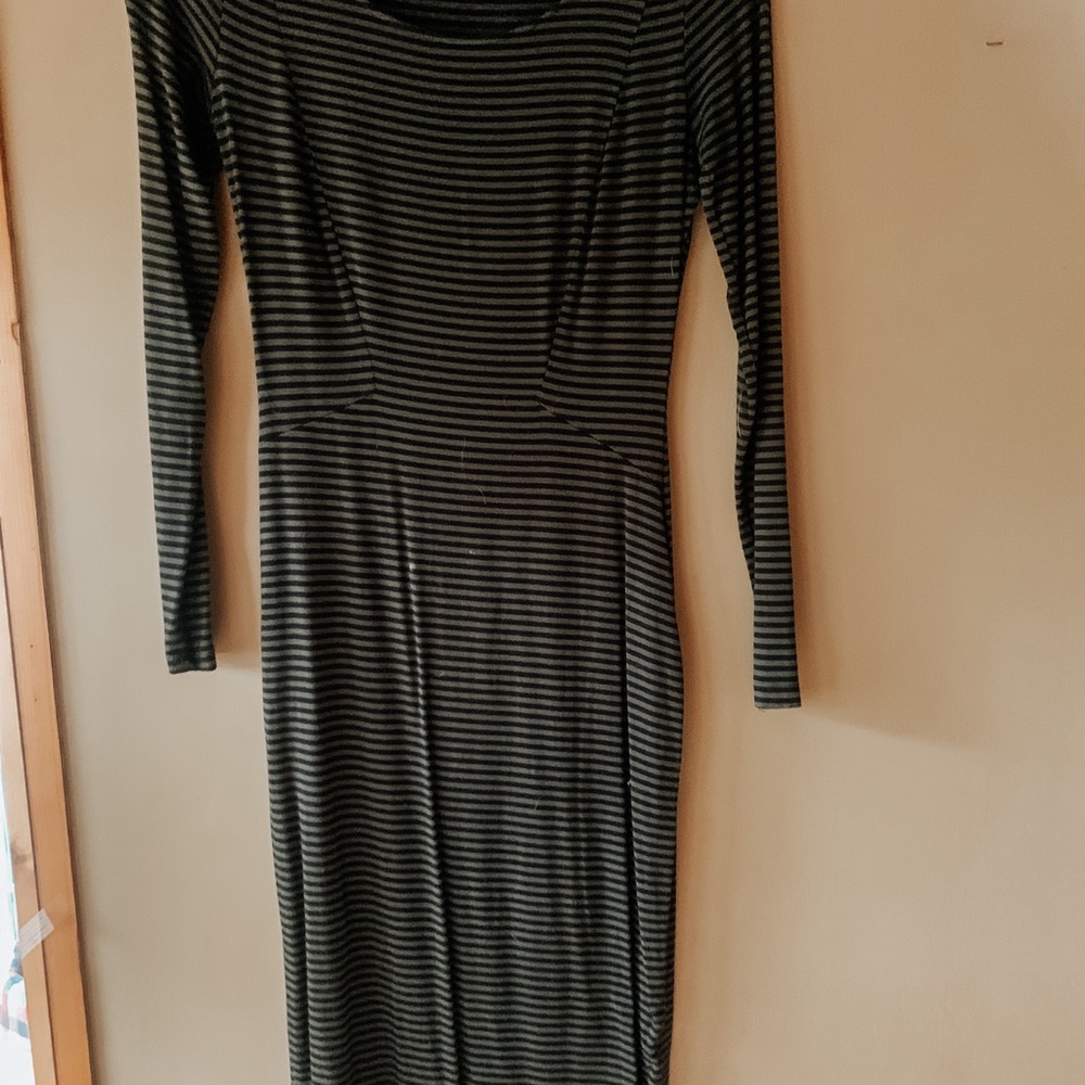Philosophy Size 6 green stripe jersey dress